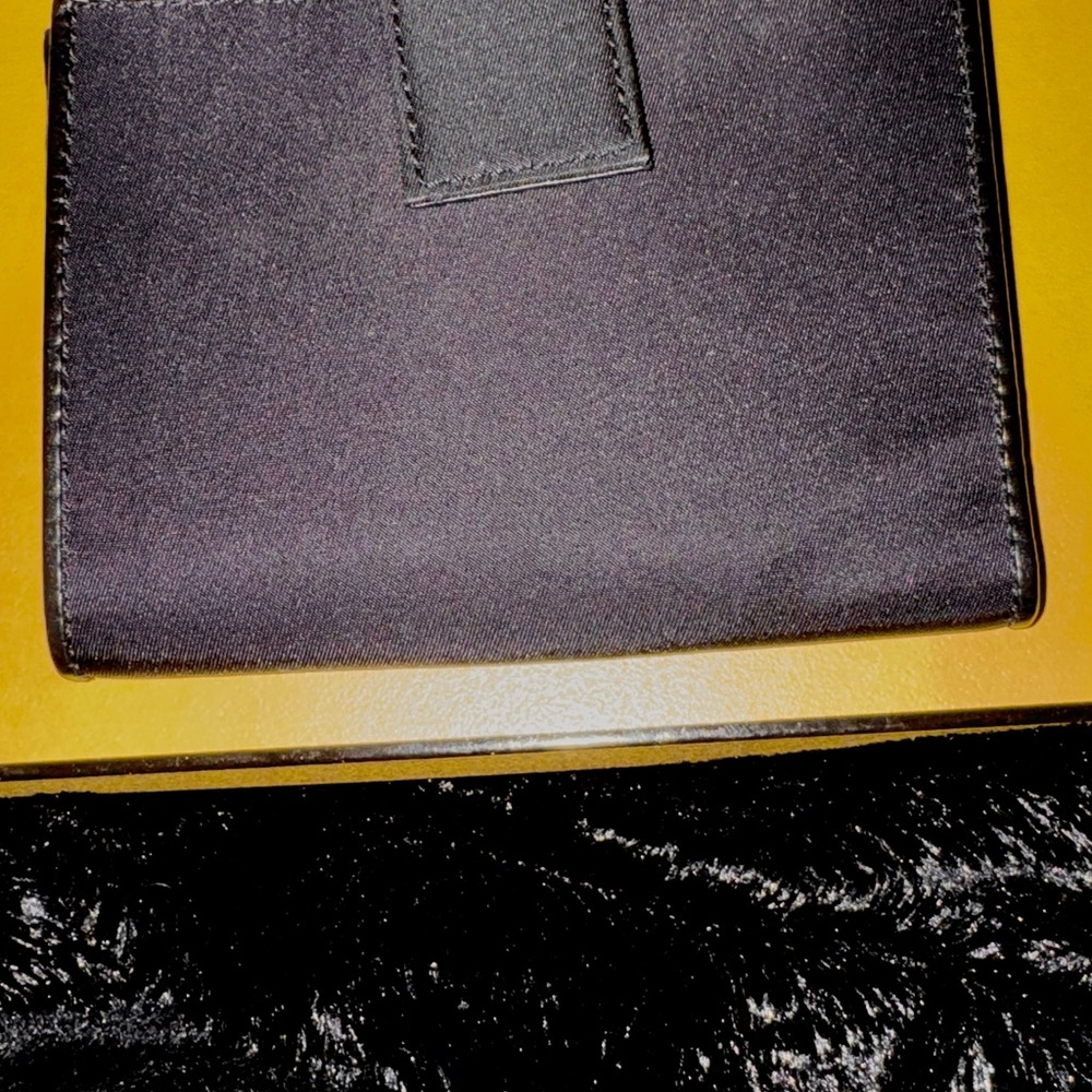 Prada Black wallet,with Crystal-Studded Triangle Logo - Picture 4 of 8